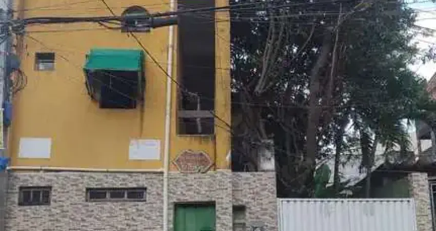 Mansão de 9 quartos e 8 banheiros à venda em 216 m² na orla de salvador pituaçu