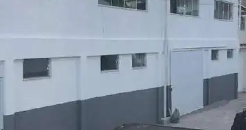 Sala comercial com 1 sala para alugar na Rua Oswaldo Hugo Sacramento, IAPI, Salvador