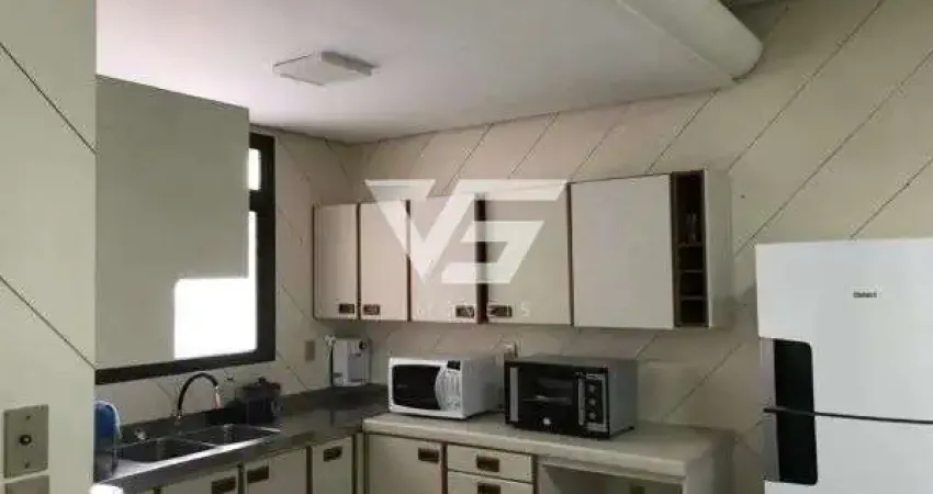 CASA NO CENTRO DE FLORIANOPOLIS COM 445 M² PRIVATIVOS 4 VAGAS GARAGEM