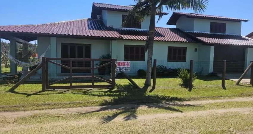 Casa para Venda em Torres, PRAIA PARAISO, 4 dormitórios, 3 banheiros