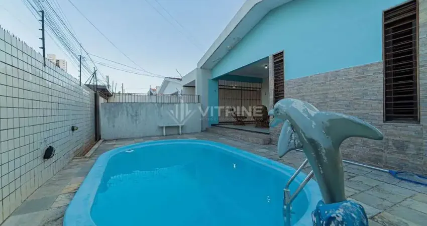 Grande casa à venda no 13 de maio – 4 quartos, piscina e ótima localização!