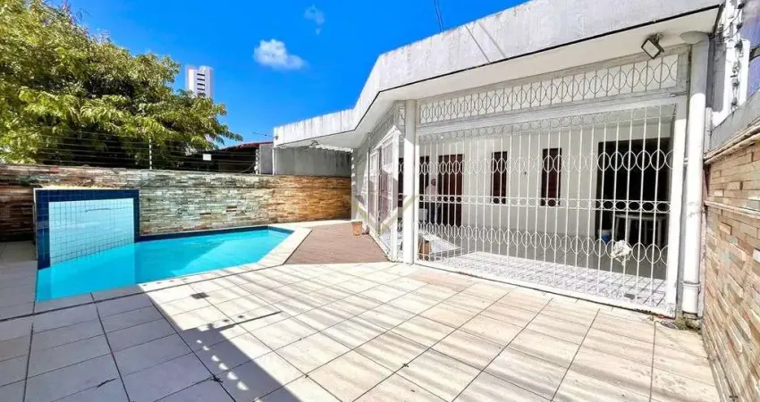 Casa com piscina, 3 quartos, 3 salas e ótima localização no bairro dos estados!
