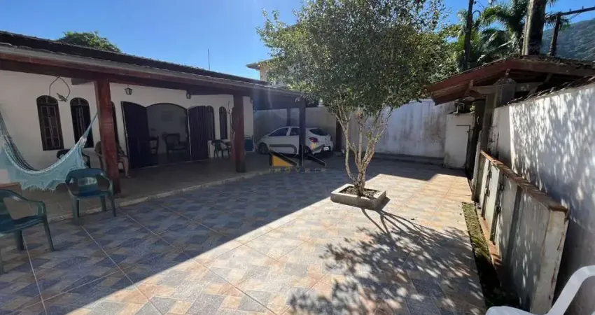 CASA EM CONDOMINIO COM 4 DORMITÓRIOS,4 VAGAS DE GARAGEM,VARANDA GOURMET COM CHURRASQUEIRA E PISCINA.