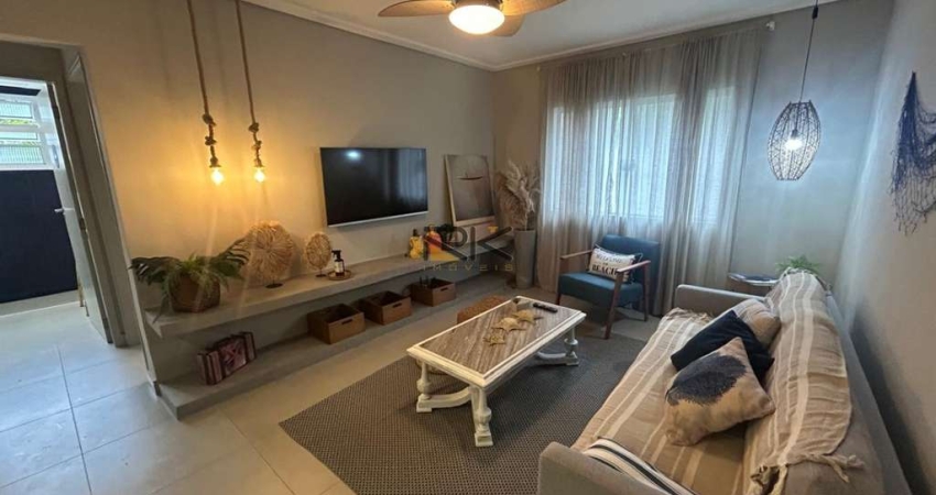 APARTAMENTO NAS TONINHAS COM 2 DORMITÓRIOS,SALA DE ESTAR E 80 METROS DA PRAIA