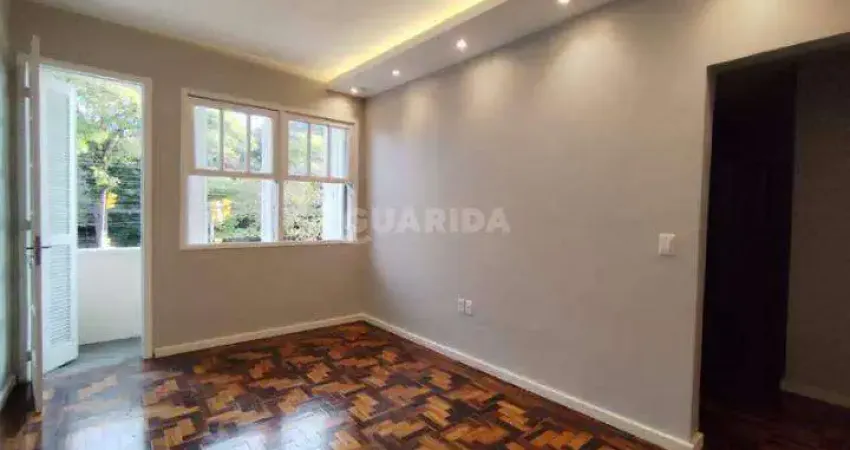 Apartamento reformado com 2 dormitórios no bairro Santana!