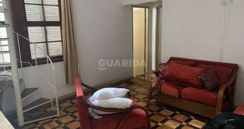 Apartamento duplex mobiliado com 2 dormitórios no bairro Cidade Baixa!