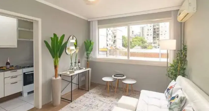Apartamento mobiliado com 1 dormitório e 1 vaga de garagem no bairro Centro Histórico