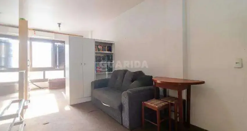 Studio mobiliado para alugar no bairro Cidade Baixa.