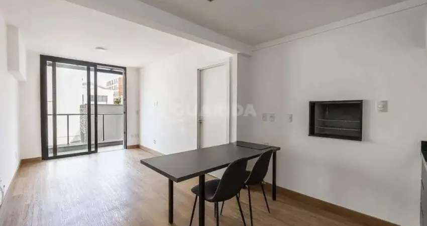 Apartamento semimobiliado para locação com 58m² de área privativa no bairro Auxiliadora.