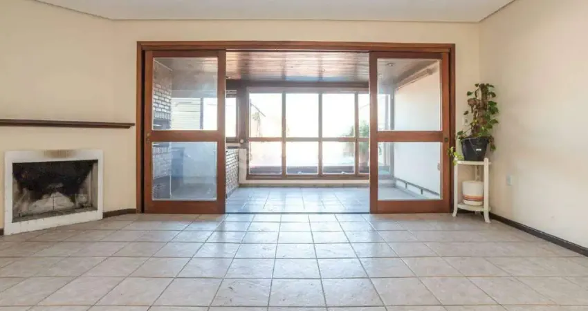 Casa em Condomínio para aluguel, com 3 quartos, sendo 1 suíte, e 2 vagas de garagem no bairro Jardim Isabel