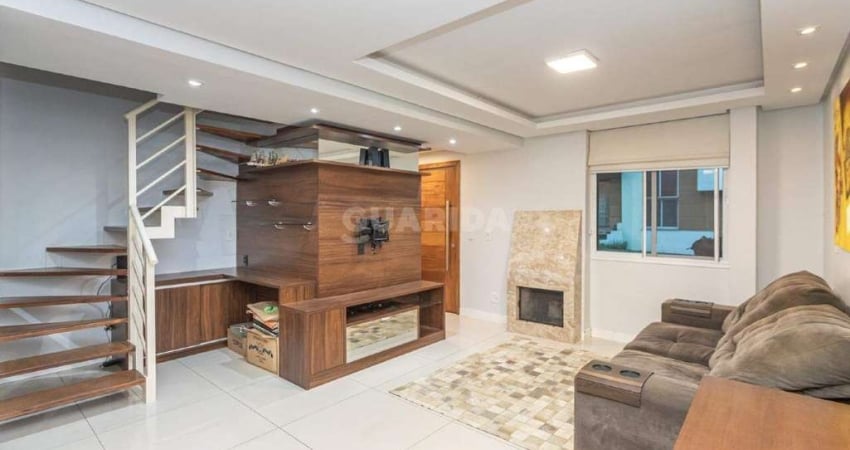 Casa em condomínio semi-mobiliada com 3 dormitórios, sendo 1 suíte no bairro Alto Petrópolis.
