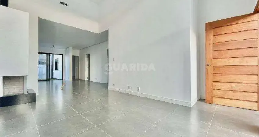Casa em Condomínio, nova, com 3 dormitórios, sendo 1 suíte, no bairro Hípica