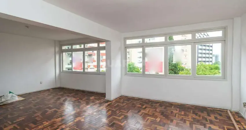 Apartamento com 3 dormitórios no bairro Centro Histórico