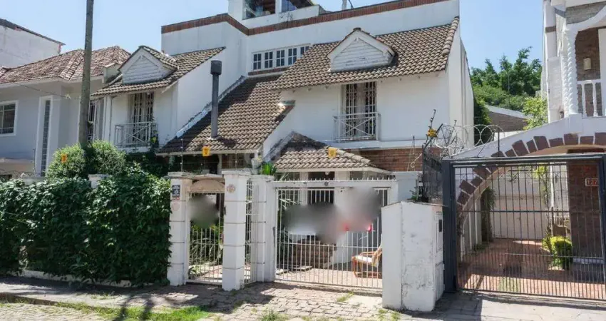 Casa residencial com 4 dormitórios, sendo 2 suíte com closet, no bairro Auxiliadora