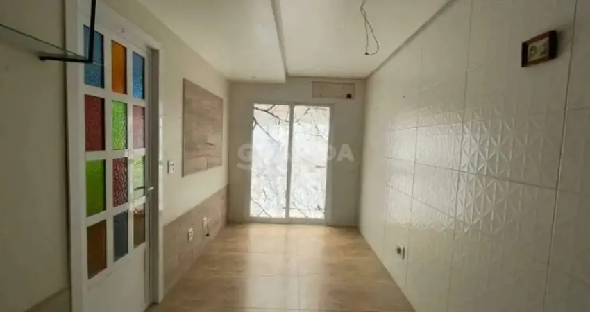 Apartamento com 1 dormitório, semimobiliado, e com pátio no bairro Santana