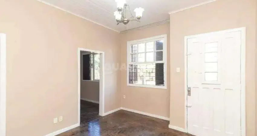 Casa residencial com 2 dormitórios e 3 vagas de garagem, no bairro Navegantes