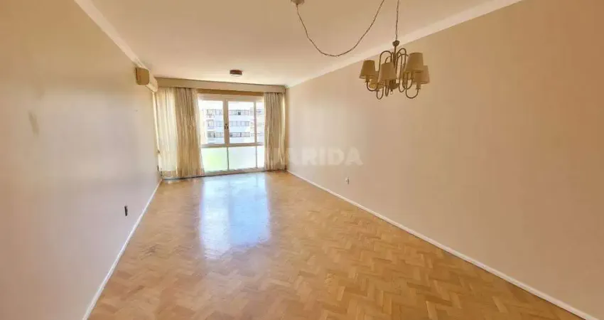 Apartamento com 3 dormitórios, sendo 2 suítes, e 1 vaga de garagem no bairro Moinhos de Ventos