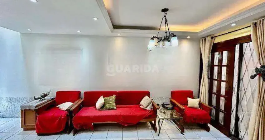 Casa Residencial com 3 dormitórios, mobiliada, no bairro Serraria