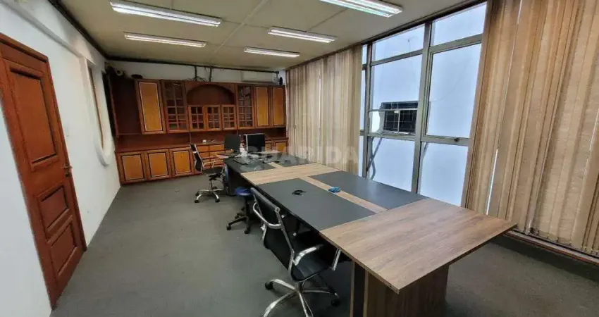 Conjunto comercial mobiliado no bairro Centro Histórico
