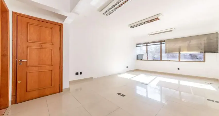 Conjunto comercial no bairro Petrópolis