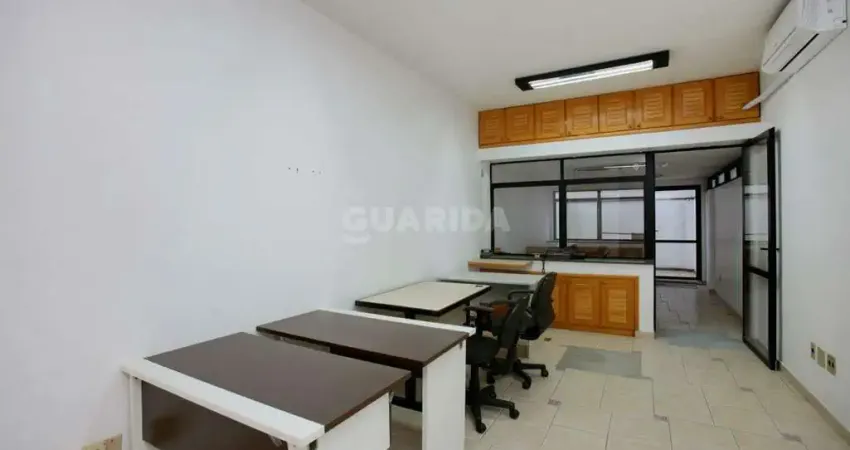 Sala comercial para alugar na Rua Itapeva, Passo da Areia, Porto Alegre