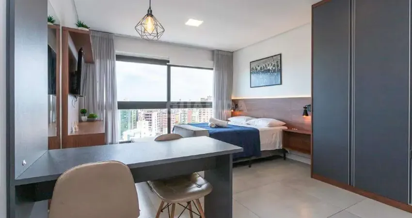 Apartamento estilo Stúdio , no bairro Petrópolis, com 1 vaga de garagem, andar alto!