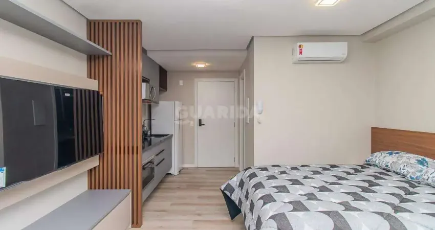 Loft mobiliado e com 1 vaga de garagem, no bairro Mont Serrat