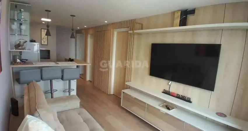 Apartamento mobiliado, com 1 dormitório suíte e 1 vaga de garagem, no bairro Santana