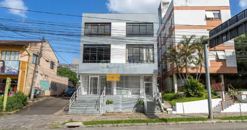 Loja Térrea mais a sobreloja no bairro Teresópolis.