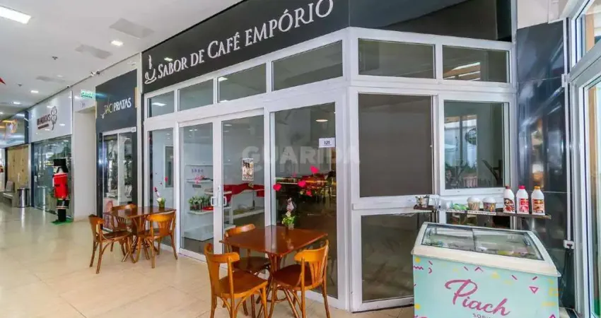 Loja comercial em shopping no bairro Cavalhada.