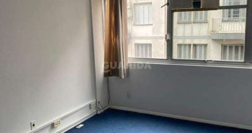 Sala comercial com uma vaga de garagem no bairro Centro Histórico.