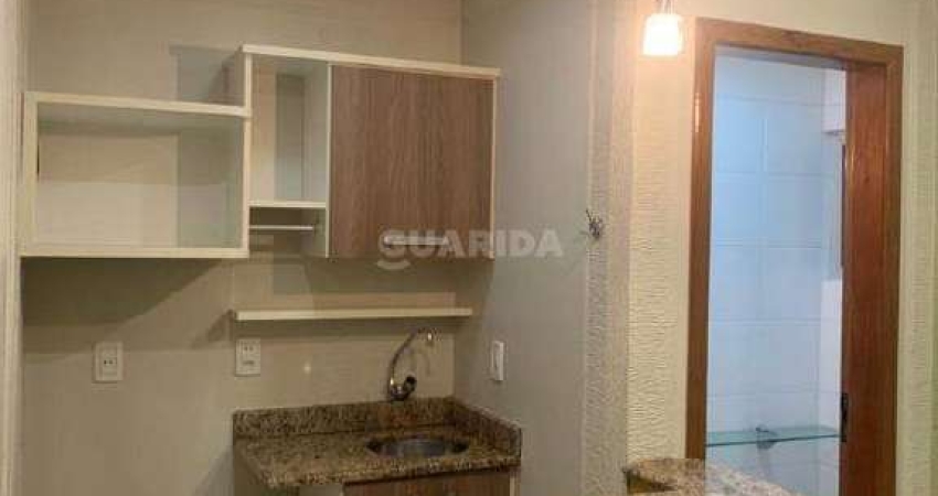 Sala comercial semi mobiliada para alugar no Bairro Centro Histórico.