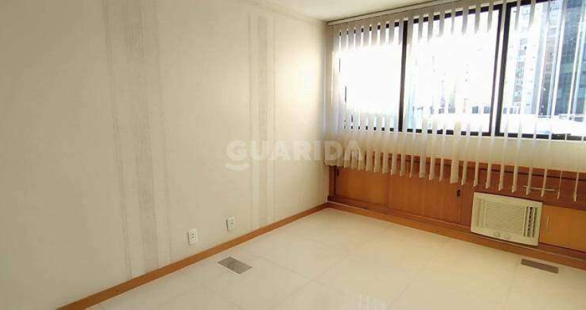 Sala comercial semi mobiliada para alugar no bairro Centro Histórico