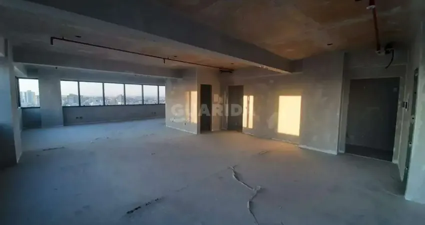 Conjunto comercial com terraço privativo no bairro Moinhos de Vento.