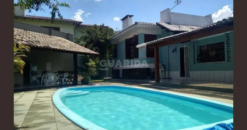 Casa de 4 dormitórios mobiliada no Bairro Cristo Redentor.
