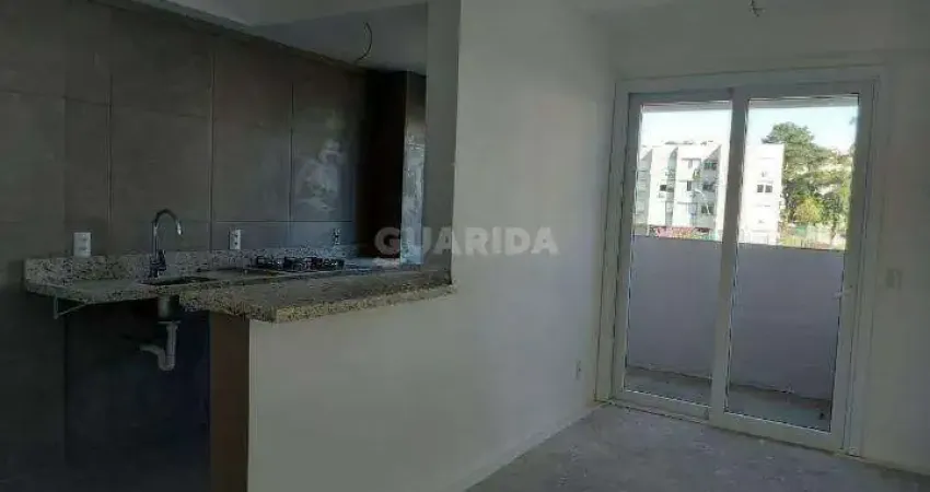 Apartamento com sacada e 2 dormitórios para alugar no bairro Teresópolis.