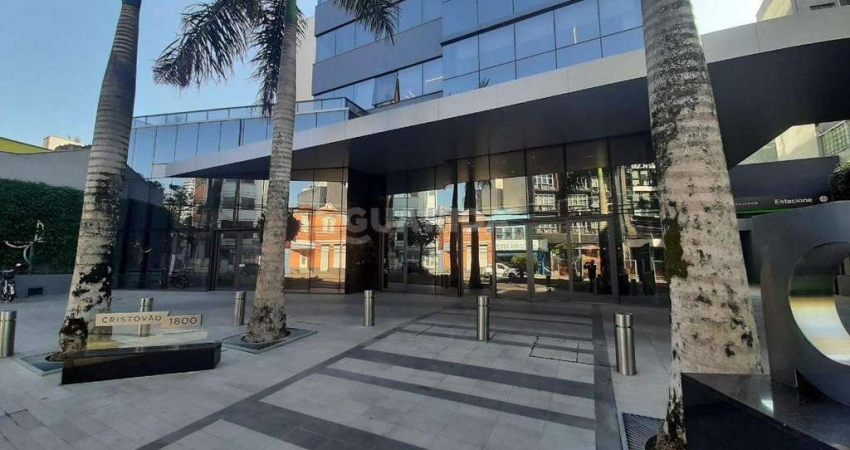 Conjunto comercial mobiliado no bairro Moinhos de Vento.