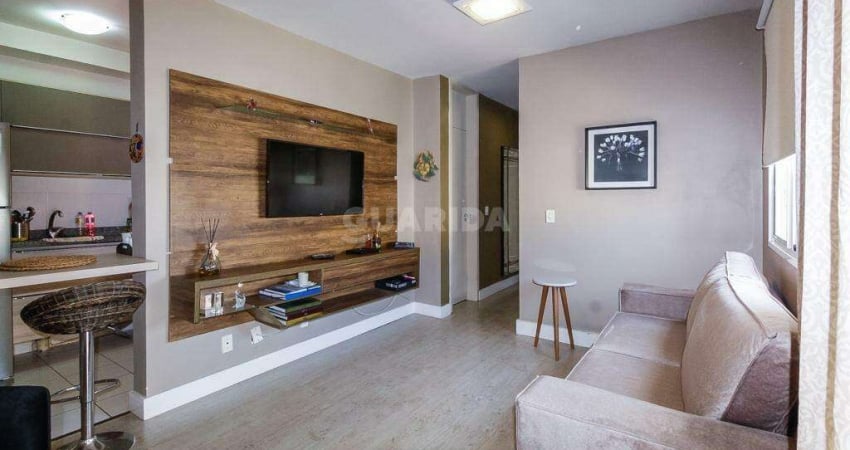 Apartamento mobiliado com 3 dormitórios, sendo 1 suíte, e 1 vaga de garagem no bairro Humaitá