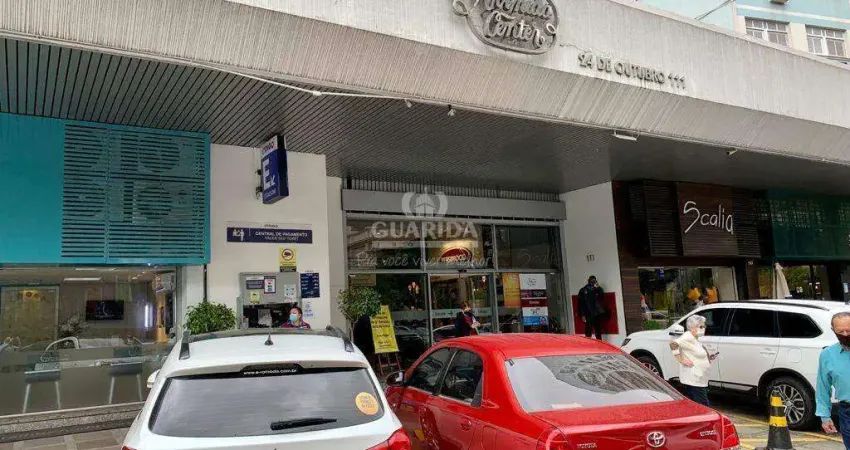 Loja em condomínio no bairro Moinhos de Vento.