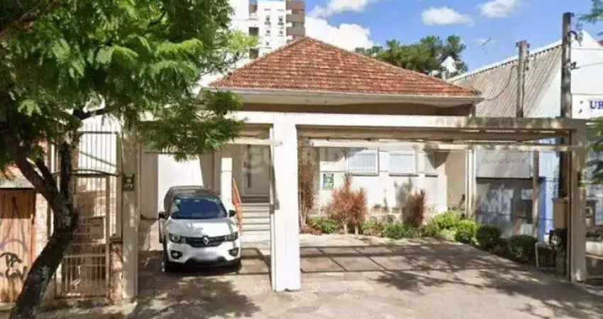 Casa comercial no bairro Petrópolis
