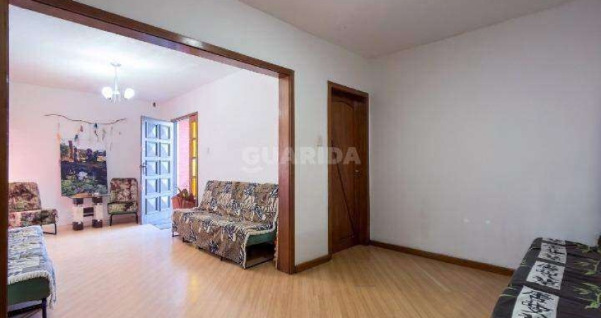 Casa comercial no bairro Tristeza.
