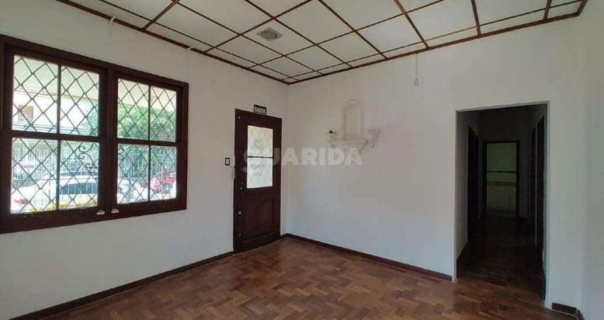 Excelente Casa comercial no Bairro Menino Deus.