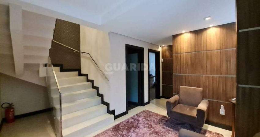 Casa Comercial com 4 vagas de garagem no bairro Azenha