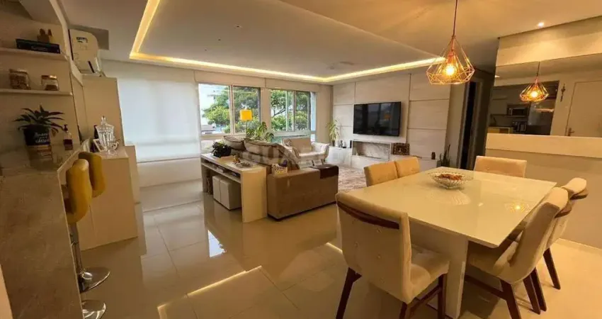 Apartamento com 2 dormitórios, sendo 1 suíte e 2 vagas de garagem no bairro Petrópolis