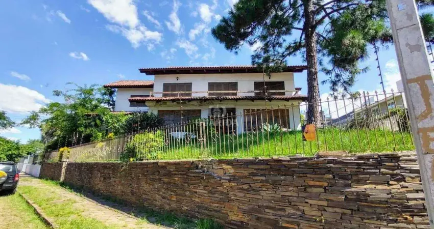 Casa Residencial/Sobrado para aluguel, 4 quartos, 1 suíte, 3 vagas de garagem, Medianeira - Porto Alegre/RS