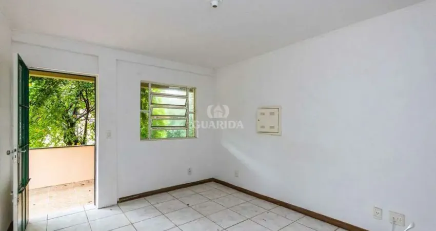 Casa Residencial/Sobrado com 200m² distribuídos, 04 Dormitórios e 2 vagas de garagem, no bairro Hípica