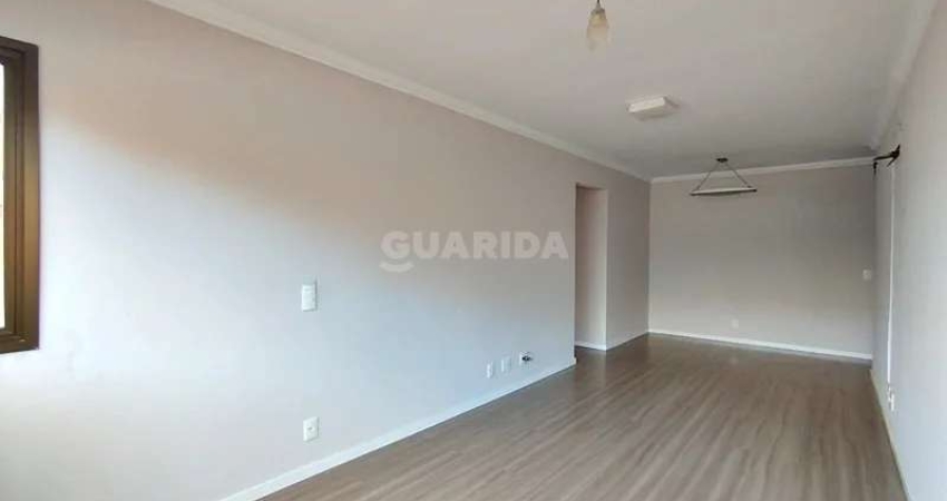 Apartamento com 2 dormitórios, sendo 1 suíte, no bairro Três Figueiras - Porto Alegre/RS