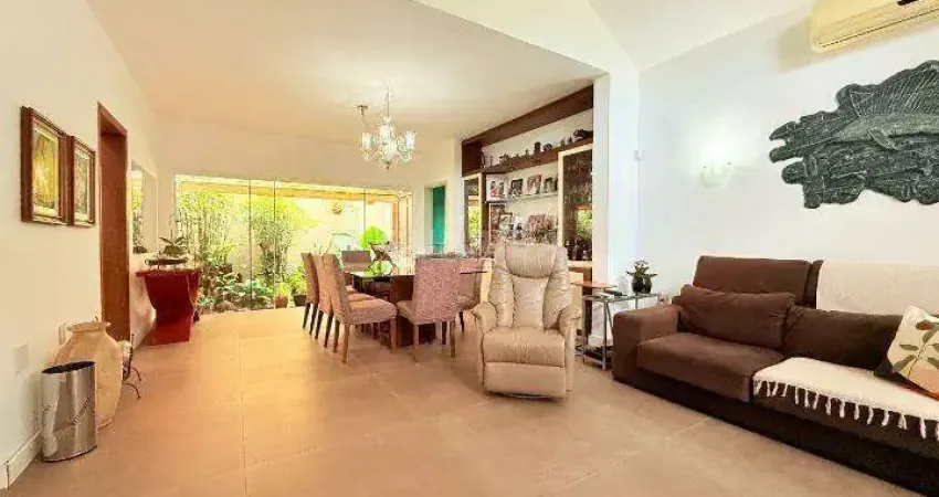 Casa impecável com 5 dormitórios no Bairro Cristal - Porto Alegre/RS