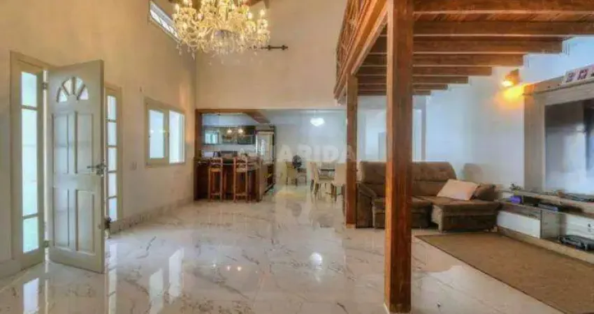 Casa com 4 dormitórios, sendo 2 suítes, para alugar no bairro Ipanema.