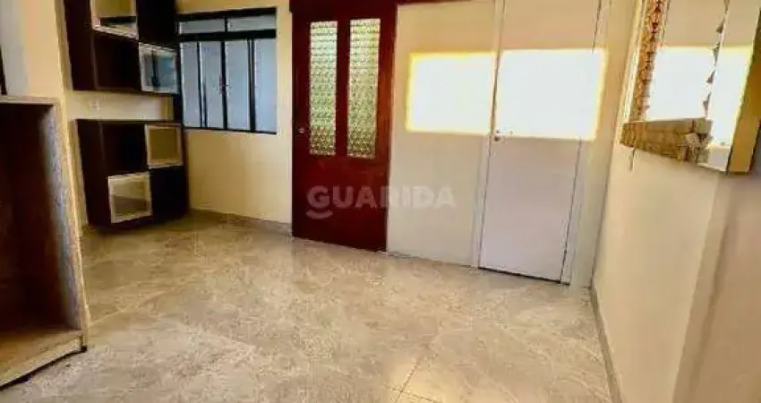 Apartamento com 2 dormitórios para alugar no bairro Vila Jardim.